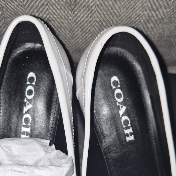 Coach White Leather Block Heel Loafers with Black Heel Womens Sz7. Narrow - Picture 8 of 9